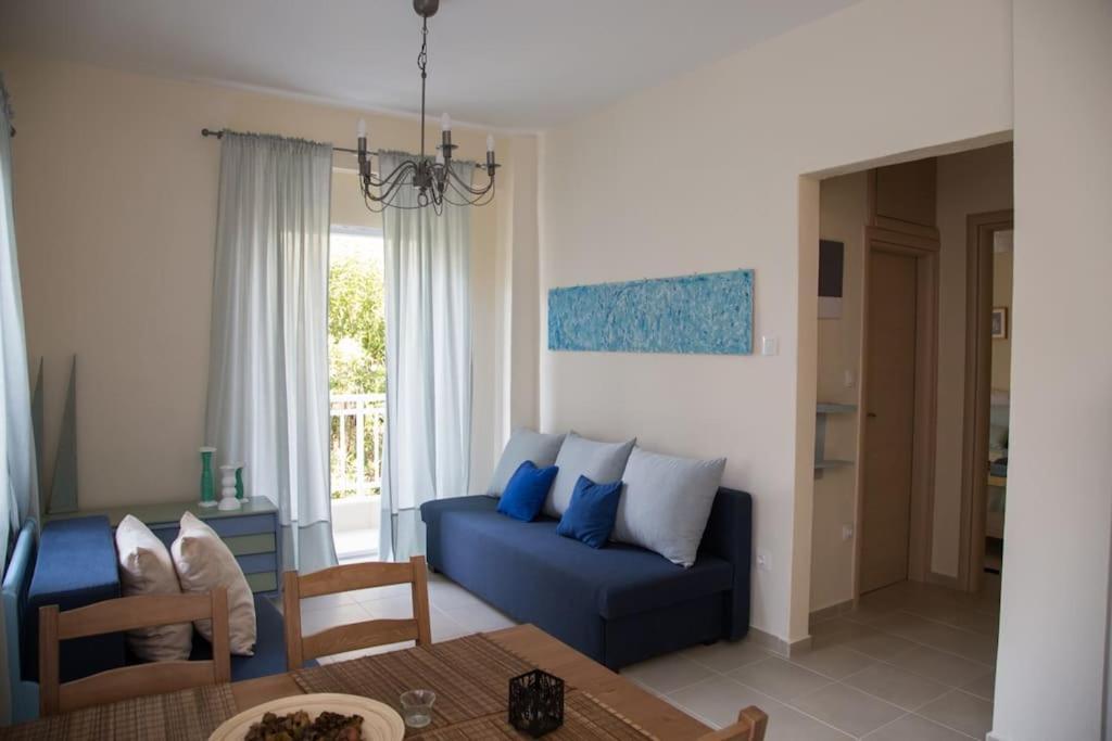 Blue Theros Apartments Paralia Dionysiou Buitenkant foto