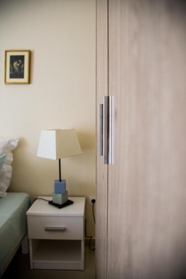 Blue Theros Apartments Paralia Dionysiou Buitenkant foto