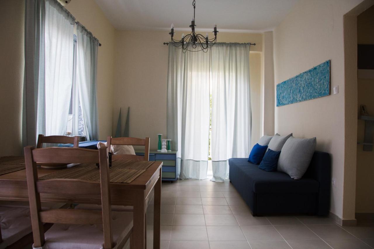 Blue Theros Apartments Paralia Dionysiou Buitenkant foto